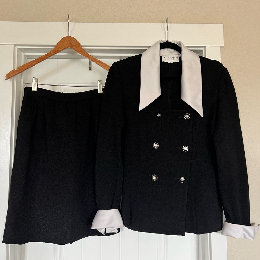 St. John Black Double-Breasted knit evening jacket with skirt - Picture 2 of 16